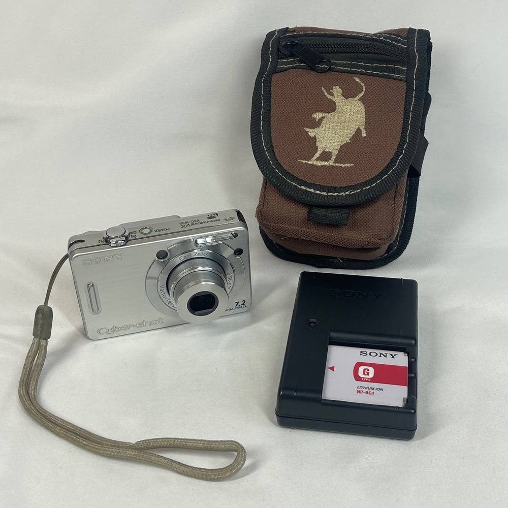 Sony Cyber-shot DSC-W55 Digital Camera Silver 7.2MP 2 Batteries 2GB Card Case